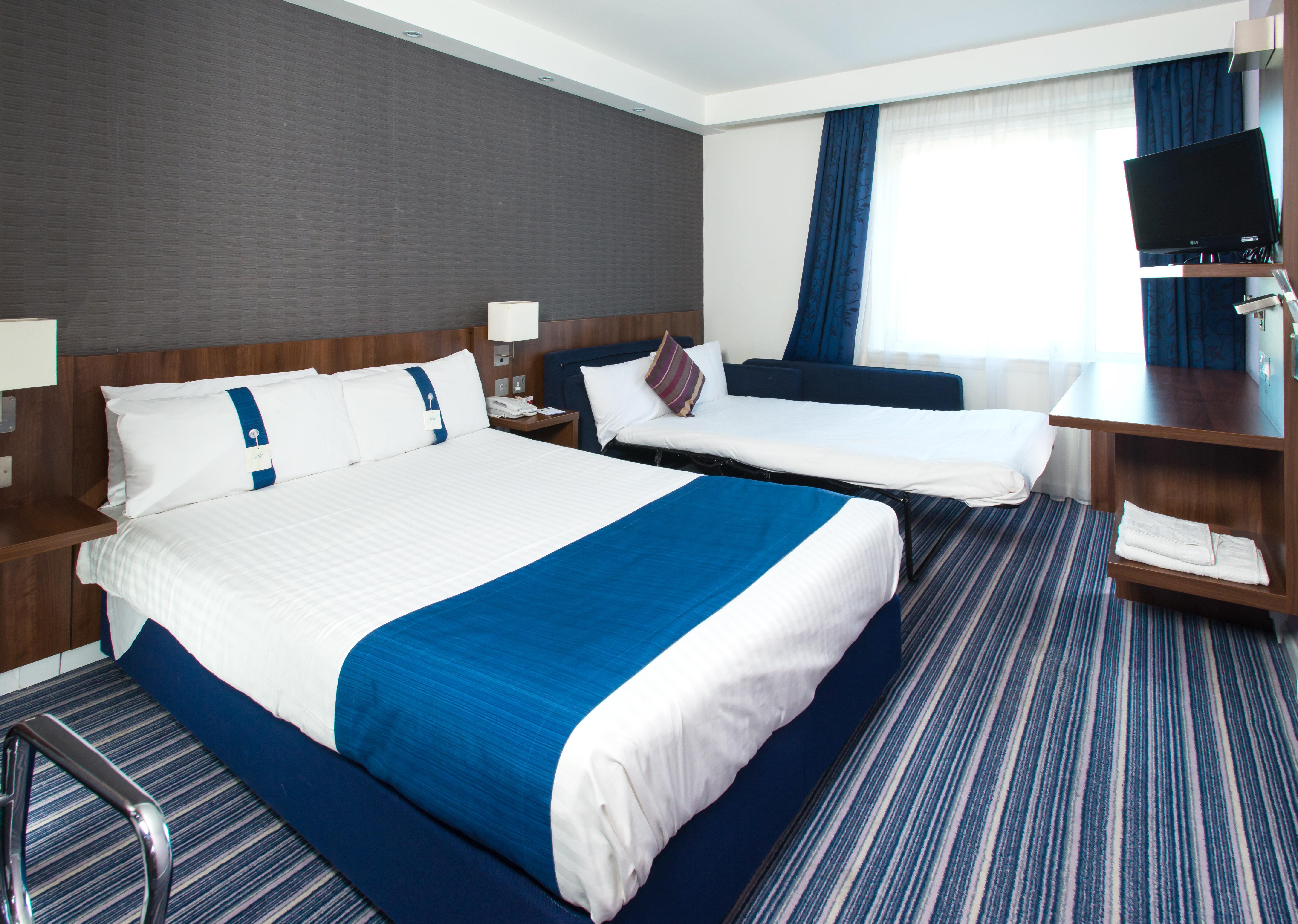 Holiday Inn Express Cambridge Duxford M11 Jct 10 By Ihg Exterior foto