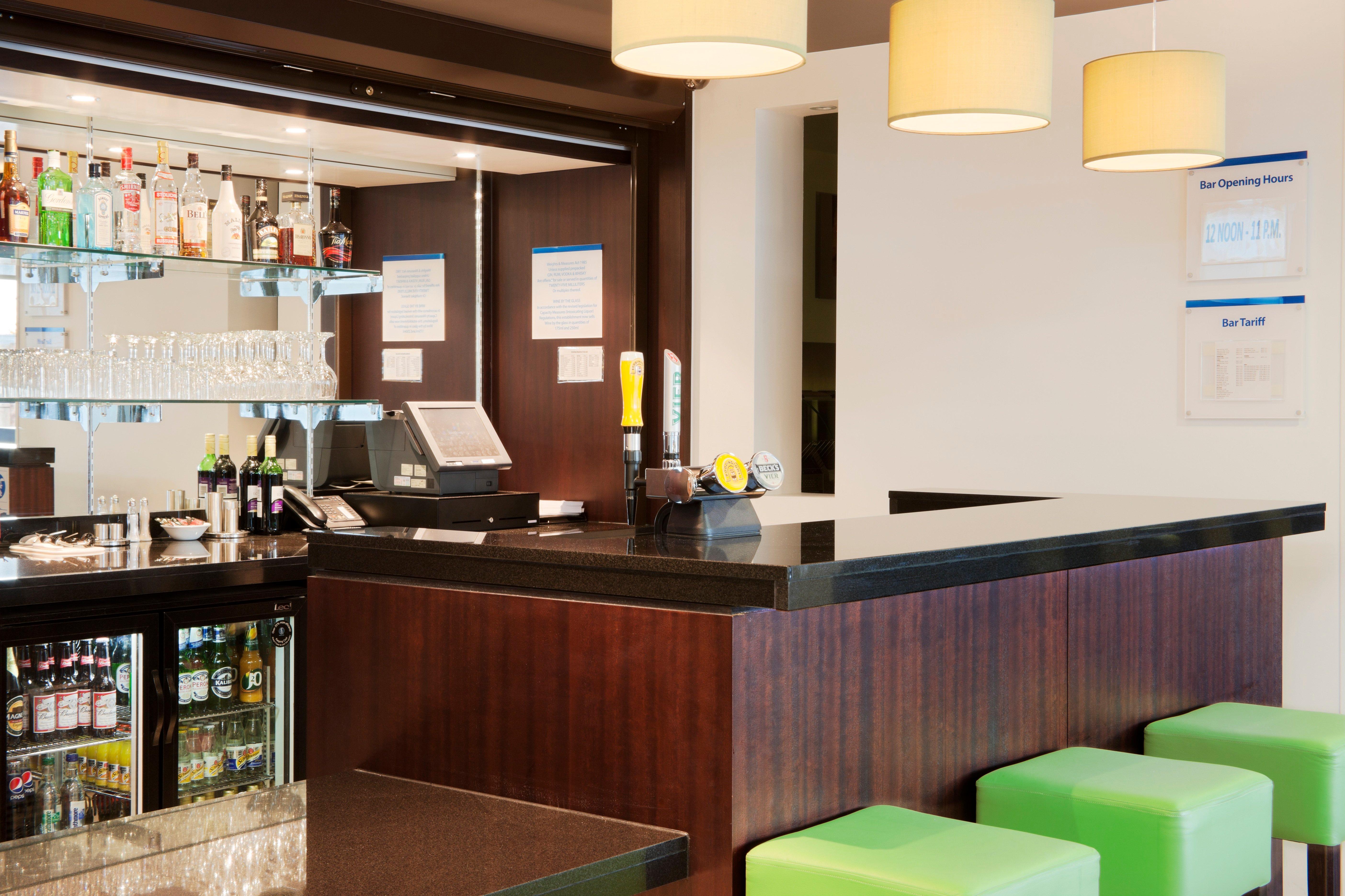 Holiday Inn Express Cambridge Duxford M11 Jct 10 By Ihg Exterior foto