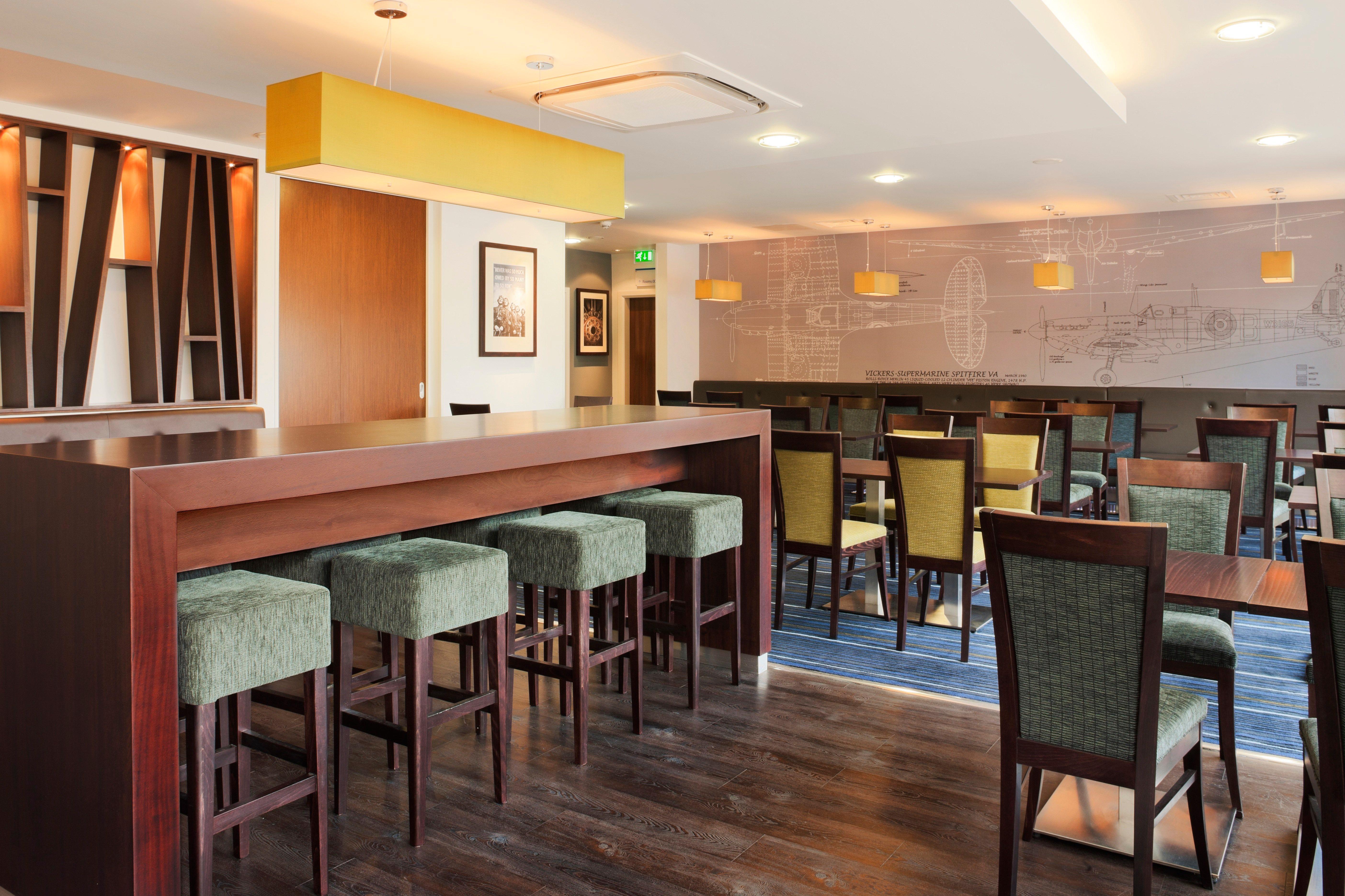 Holiday Inn Express Cambridge Duxford M11 Jct 10 By Ihg Exterior foto