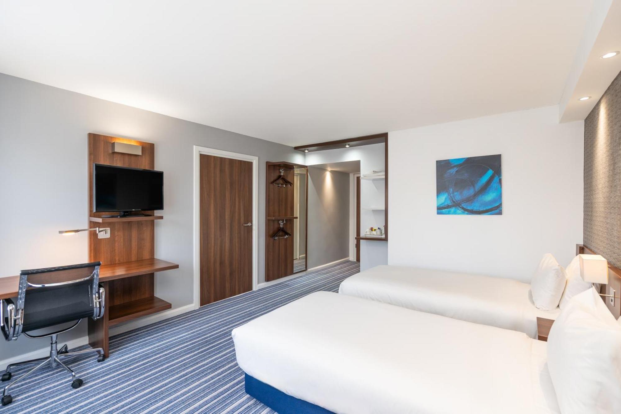Holiday Inn Express Cambridge Duxford M11 Jct 10 By Ihg Exterior foto