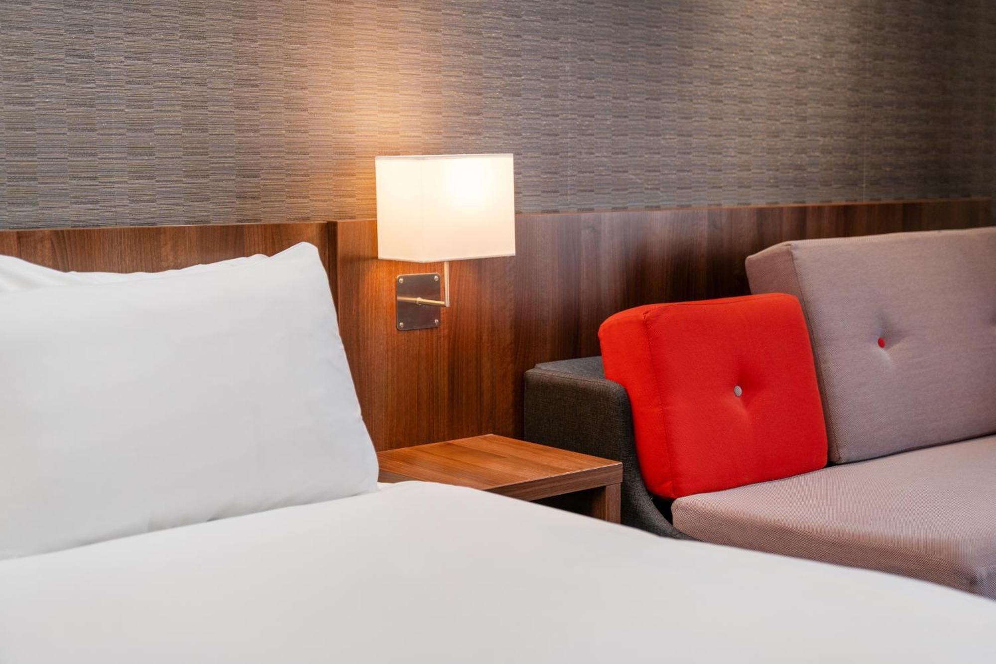 Holiday Inn Express Cambridge Duxford M11 Jct 10 By Ihg Exterior foto