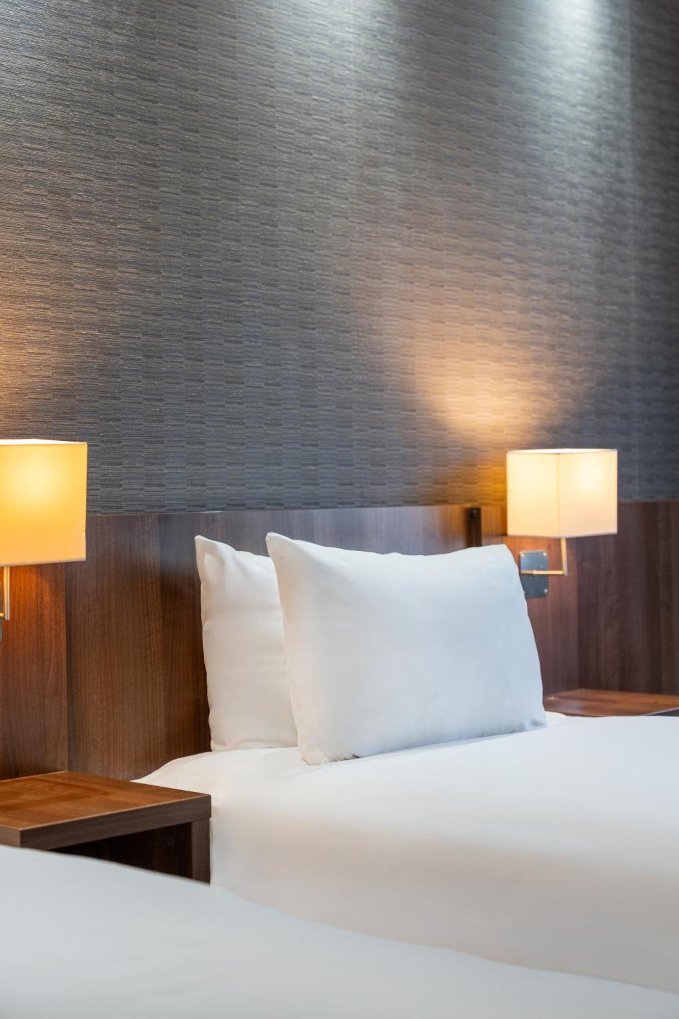 Holiday Inn Express Cambridge Duxford M11 Jct 10 By Ihg Exterior foto