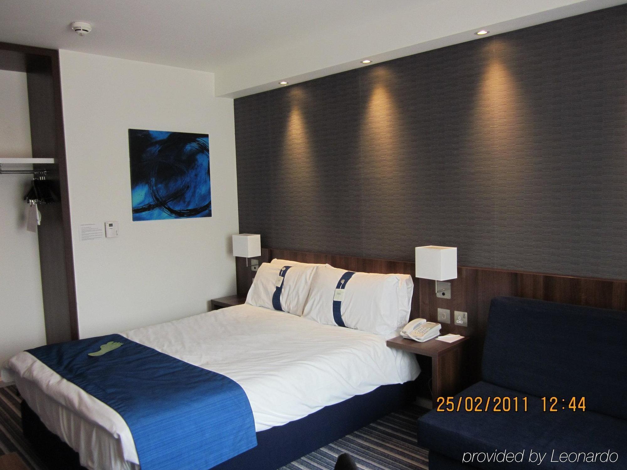 Holiday Inn Express Cambridge Duxford M11 Jct 10 By Ihg Exterior foto