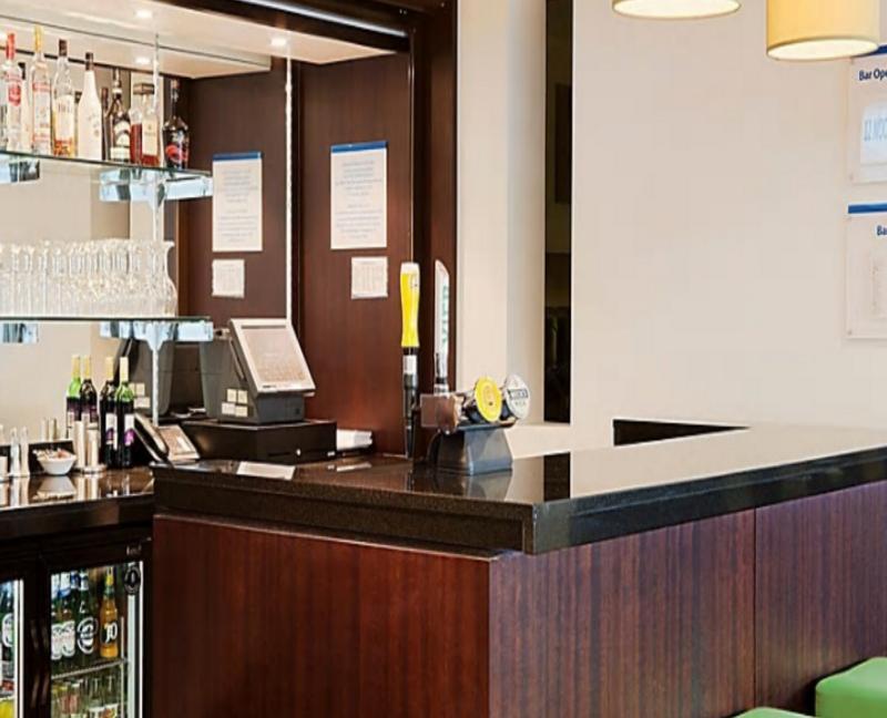 Holiday Inn Express Cambridge Duxford M11 Jct 10 By Ihg Exterior foto